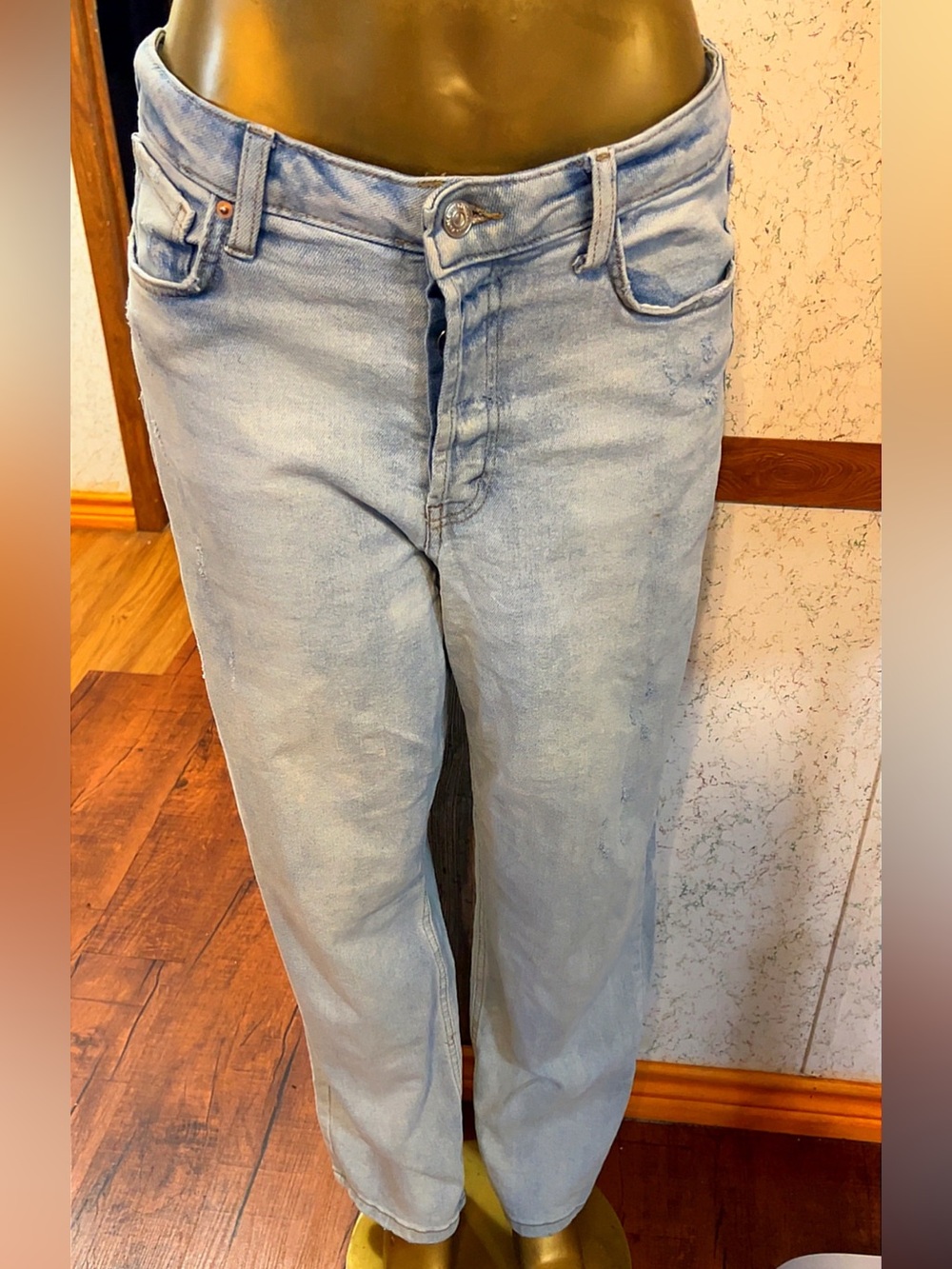 Wild Fable High Rise Straight Leg Jeans | Size 10 | Light Wash